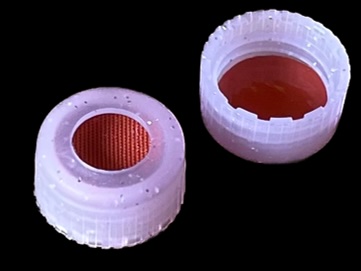 9mm Verschluss: PP Kurzgewindekappe, pink, mit Loch; RedRubber / PTFE farblos, 45° shore A, 1,0mm