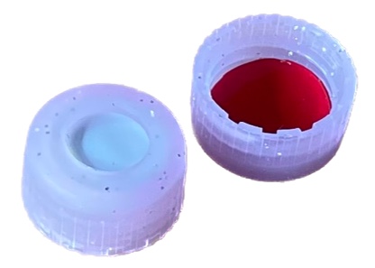 9 mm UltraClean PP-Kurzgewindekappe, pink, mit Loch; Silicon weiß/PTFE rot, 55° Shore A, 1,0 mm